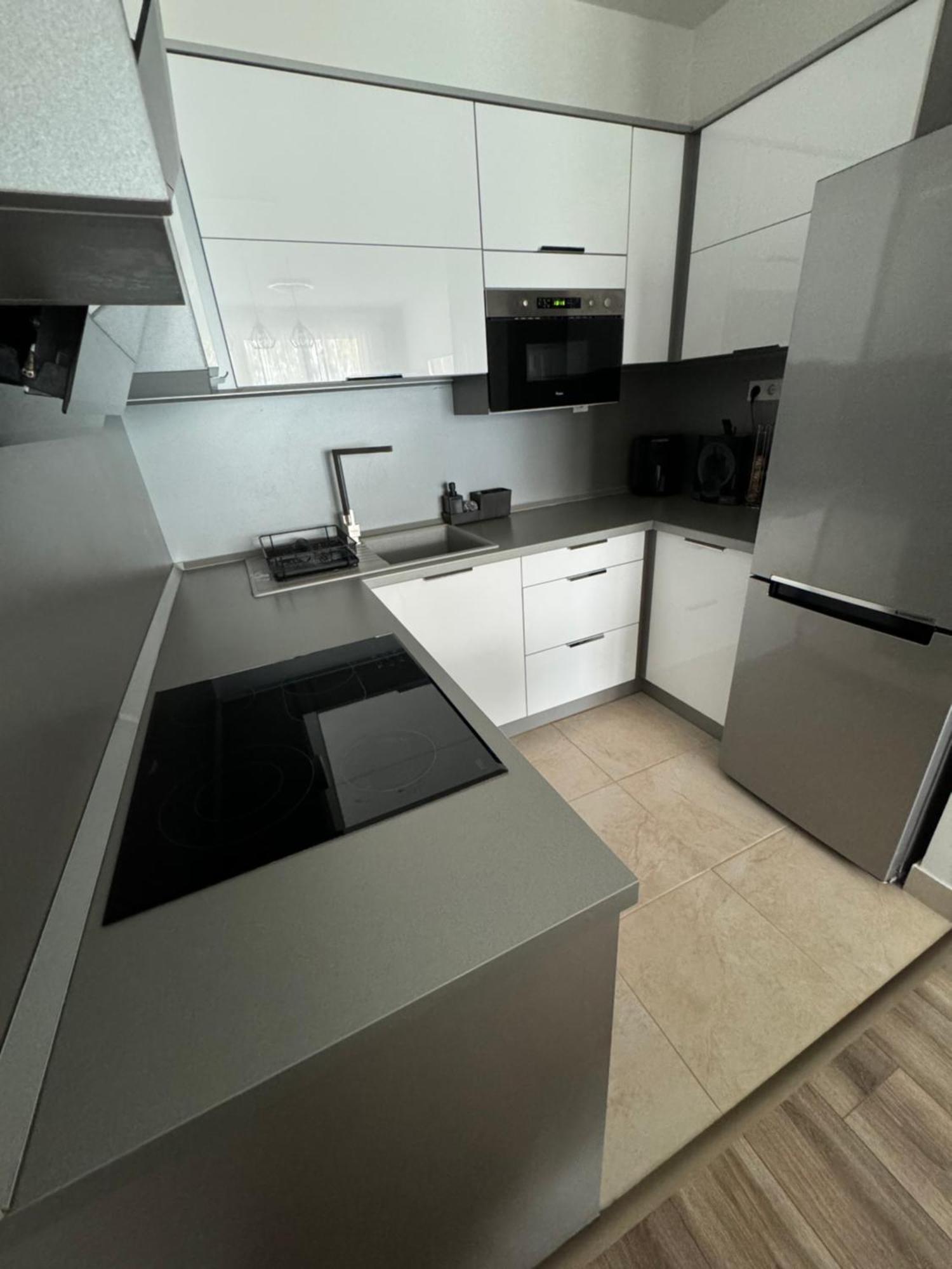 Lelle Apartment *