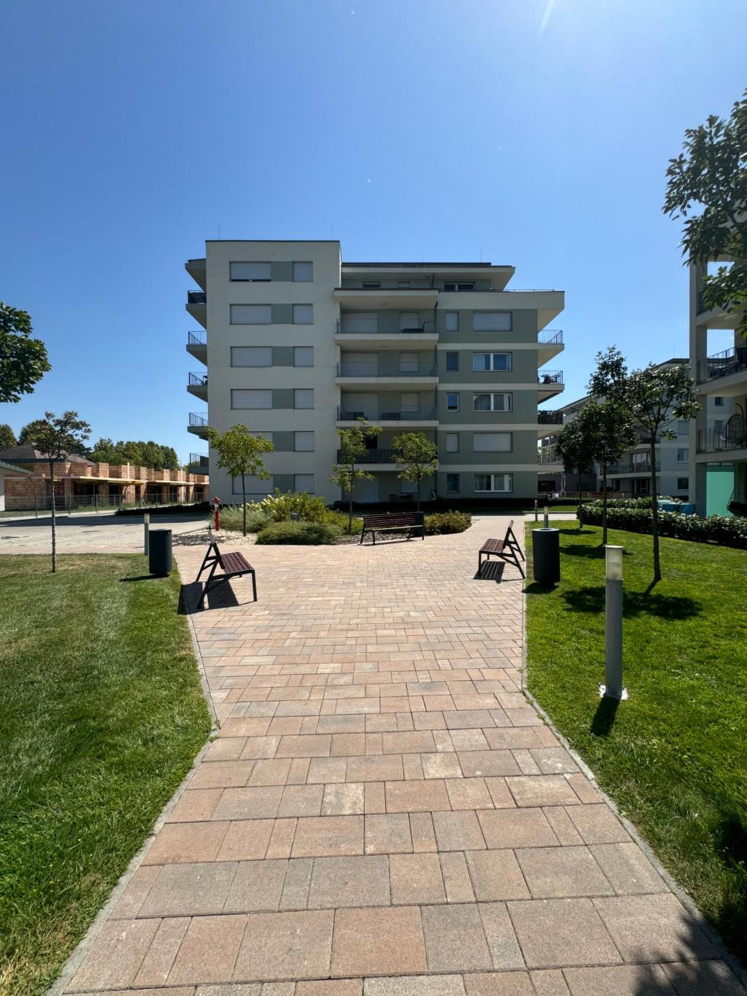 Lelle Apartment *
